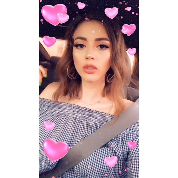 Meet your Posher, Ariella - Picture 3 of 3